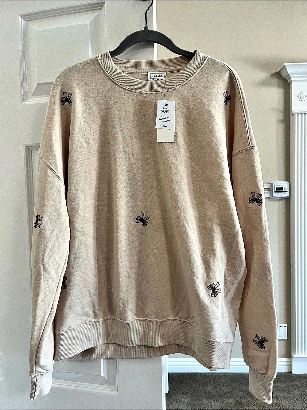 Reflex Women Crewneck Bows Sweatshirt Beige
